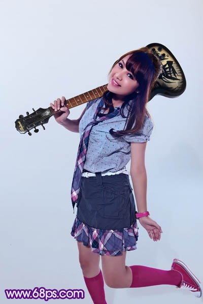 Photoshop为室内美女图片增加上可爱的淡蓝色效果