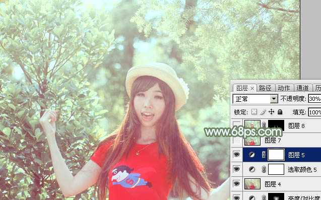 Photoshop将树林人物图片调制出淡美的小清新青绿色