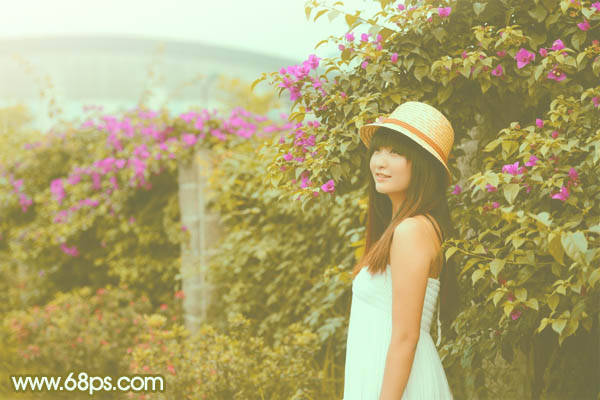 Photoshop将花草围墙边的美女图片调制柔和的韩系黄褐色