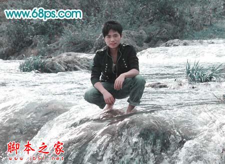 photoshop将溪流中的帅哥图片调制出金秋色