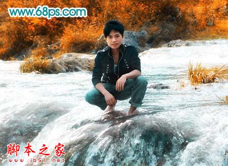 photoshop将溪流中的帅哥图片调制出金秋色