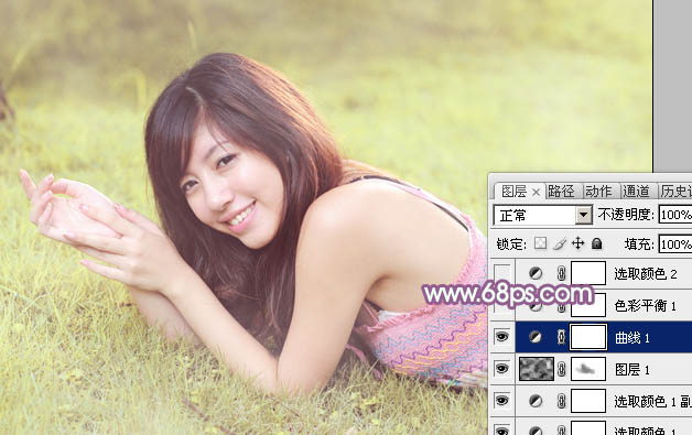 Photoshop为趴在绿草上的美女图片增加朦胧唯美的黄紫色