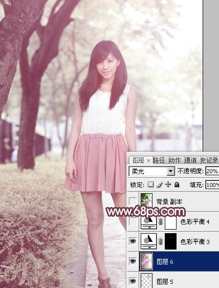 Photoshop为树边的美女加上淡美的中性暖褐色