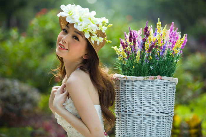 Photoshop为艳丽的美女婚片加上甜美的蓝紫色