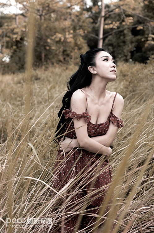 PS为人像深秋灰冷调意境效果