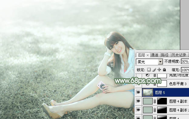 Photoshop打造唯美的淡绿色草地美女图片