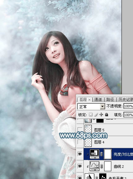 Photoshop为树林美女图片调制出唯美的淡蓝色云彩效果
