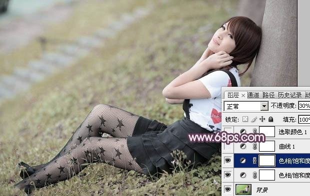 Photoshop为草地上的美女加上怀旧的中性红褐色