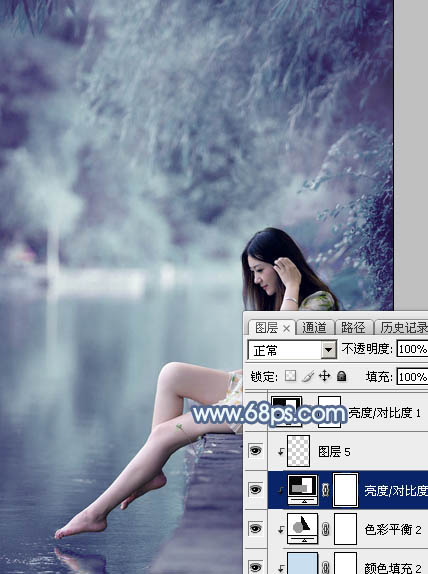 Photoshop打造出唯美的秋季青蓝色塘边的美女图片