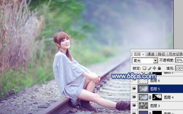 Photoshop为铁轨春季人物图片打造清爽的韩系蓝绿色