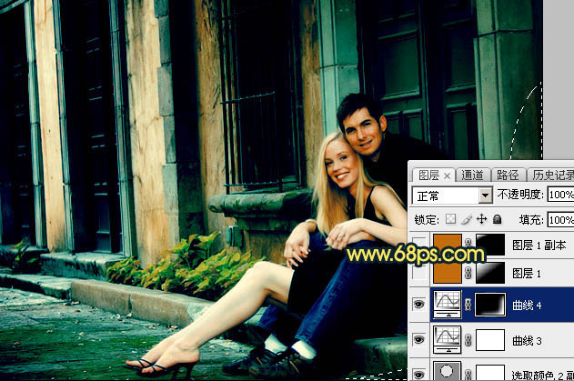 Photoshop调出欧美暗青色建筑边的情侣图片