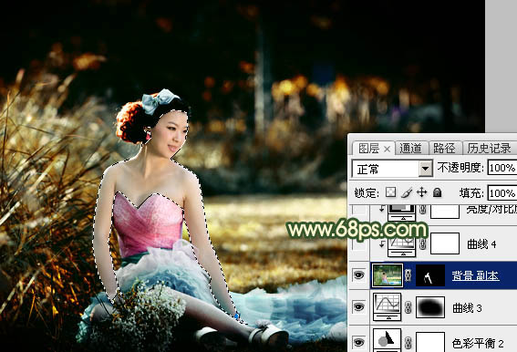 Photoshop调出暗调秋季高对比暖色草地上的美女图片