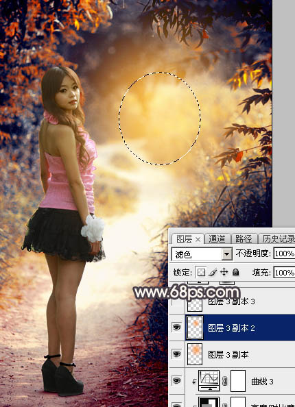 Photoshop调出暗调深秋色树林路边的人物图片