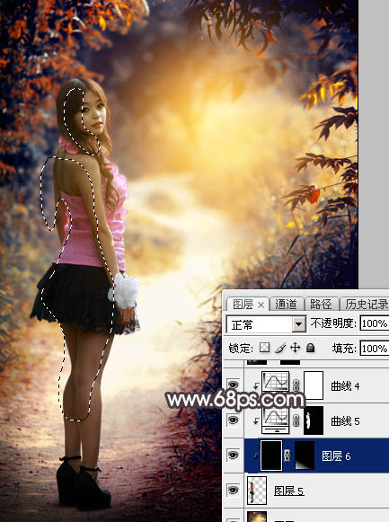 Photoshop调出暗调深秋色树林路边的人物图片