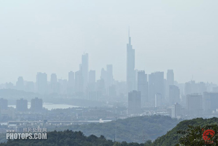 Photoshop将雾霾城市图片调制出高清风景大片”