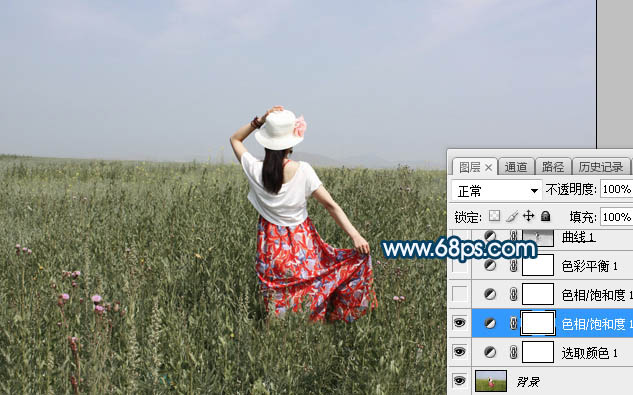 Photoshop将草原人物图片打造出唯美的蓝红色特效