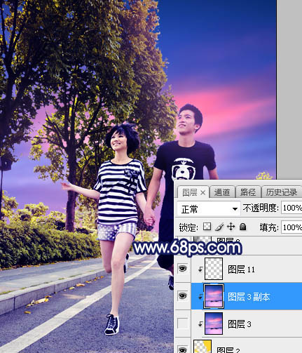 Photoshop调制出紫色霞光马路上的情侣图片