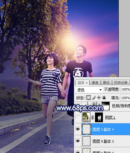Photoshop调制出紫色霞光马路上的情侣图片