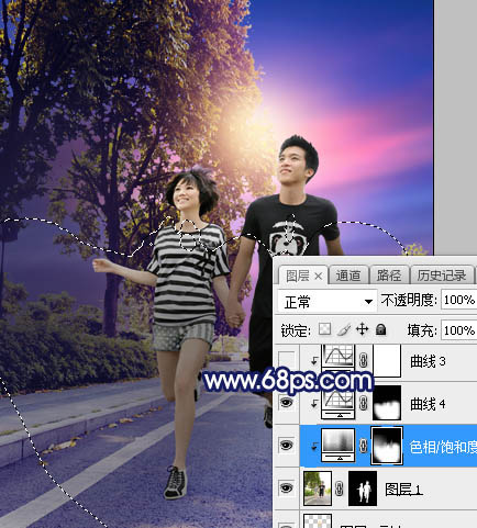 Photoshop调制出紫色霞光马路上的情侣图片