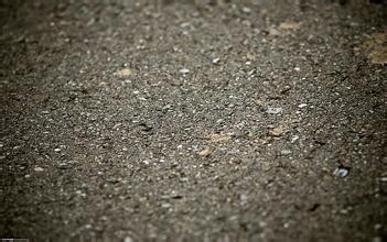 PS怎么给地面添加开裂的效果?